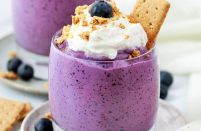 Blueberry Vanilla Protein Smoothie with Graham Cracker