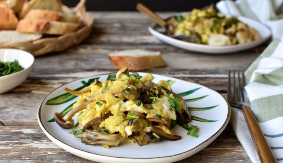 Wild Puffball Mushroom Scrambled Eggs
