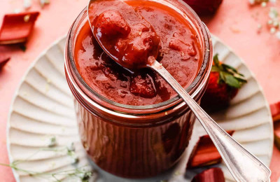 Rhubarb and Strawberry Sauce