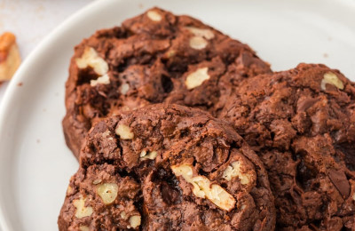 Ghirardelli's Flourless Fudgy Chocolate Chip Cookies