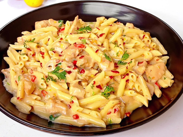 Rich and creamy pasta with white sauce