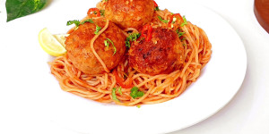 Noodles with Meat Patties