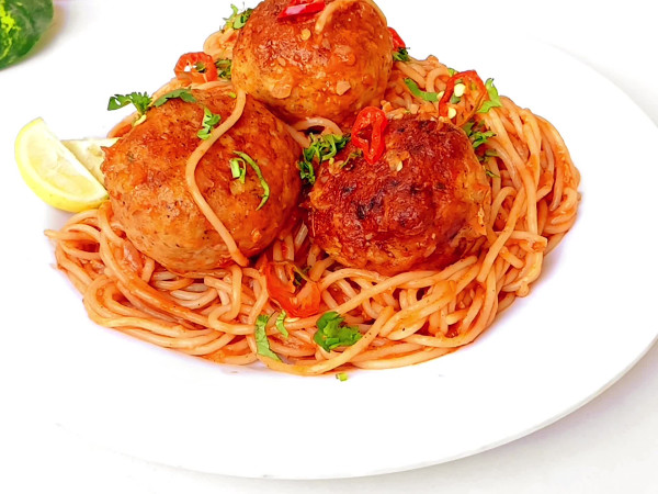 Noodles with Meat Patties