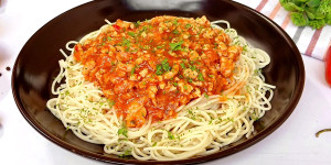 Noodles with Meat Sauce
