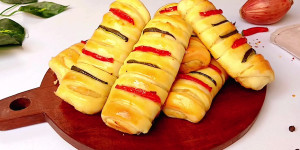 Toast with Chicken and Pizza Flavors