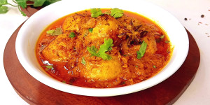 Chicken Meatballs Tossed in Sauce