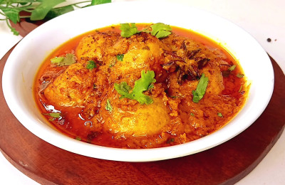 Chicken Meatballs with Sauce