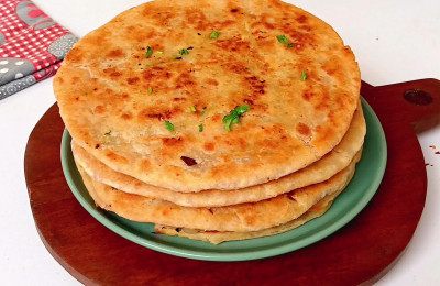 Tender Minced Meat Flatbread Delight