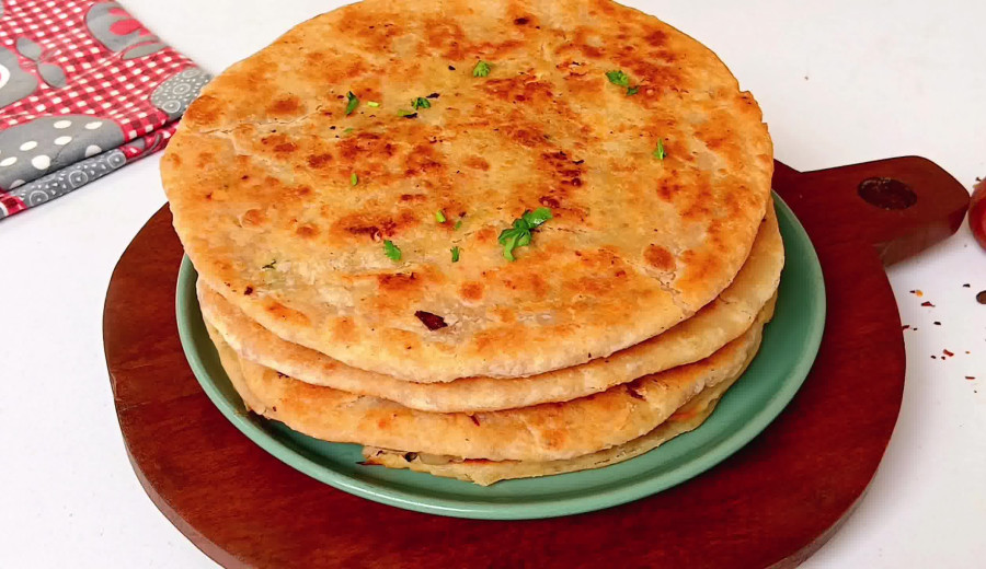 Tender Minced Meat Flatbread Delight