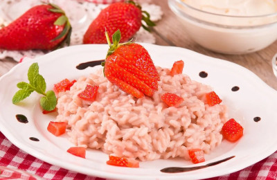 Strawberry Risotto with Prosecco for a Romantic Spring Dinner