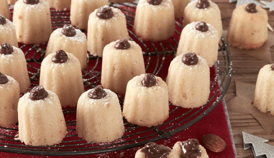 Almond Cakes with Nutella® Hazelnut Spread