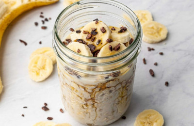 Plant-Based Chocolate Banana Oatmeal