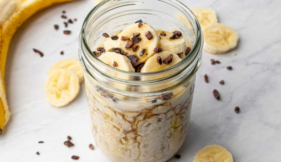 Plant-Based Chocolate Banana Oatmeal