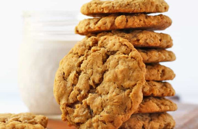 Incredible Vegan Oatmeal Cookies