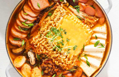 Korean Army Base Stew: Budae Jjigae