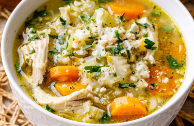 Chicken and Vegetable Soup with Low Carbs