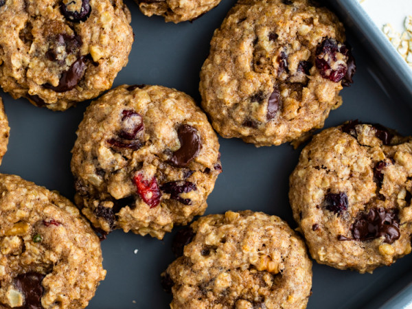 Nutritious Oatmeal Cookies Sweetened with Honey