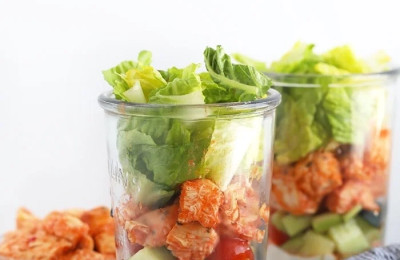 Buffalo Chicken Salads in Mason Jars
