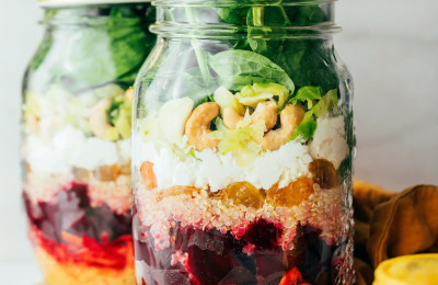 Prepped Spinach Salad in a Jar for Easy Meals