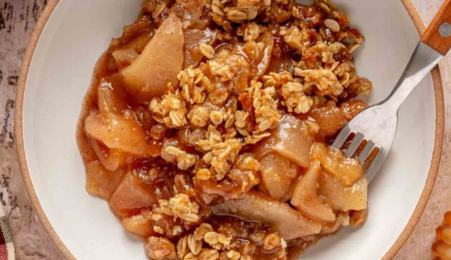 Breakfast Cobbler Made in a Slow Cooker