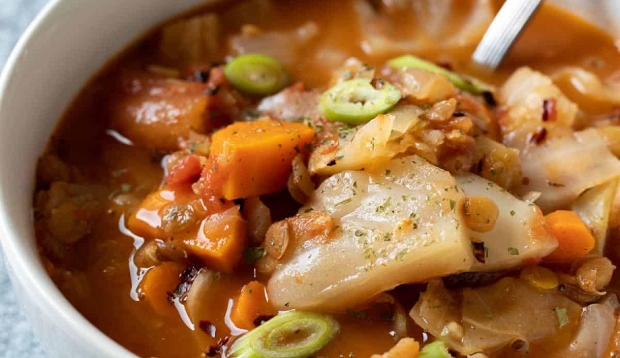 Quick Vegetarian Cabbage Soup in the Instant Pot