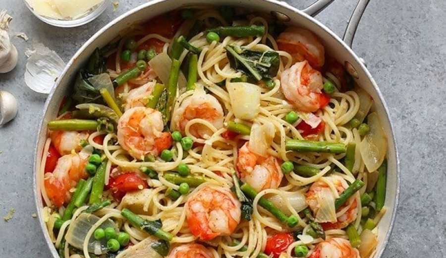 Pasta with Shrimp Scampi, Tomatoes, and Asparagus