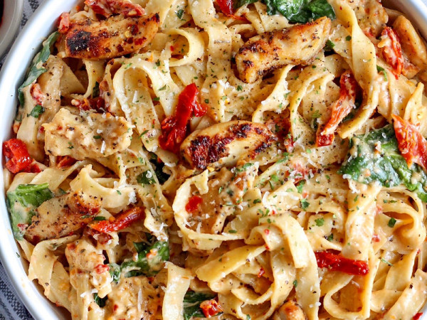 Chicken Alfredo with Sun-Dried Tomatoes