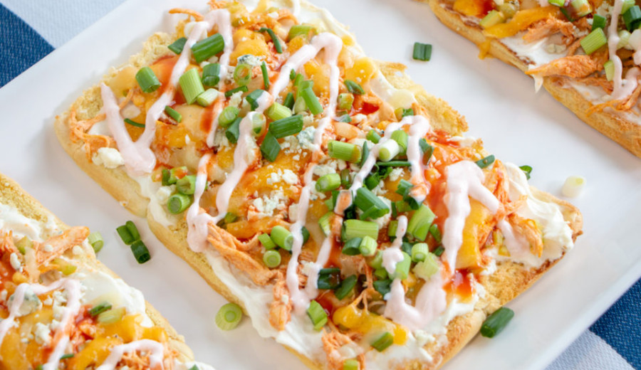 Buffalo Chicken Flatbread Pizza