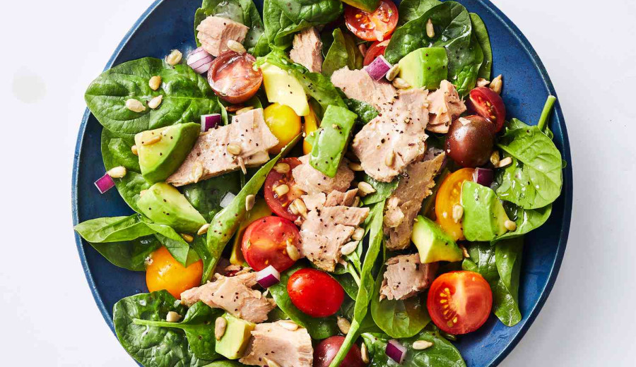 Salad with Avocado, Tuna, and Tomatoes