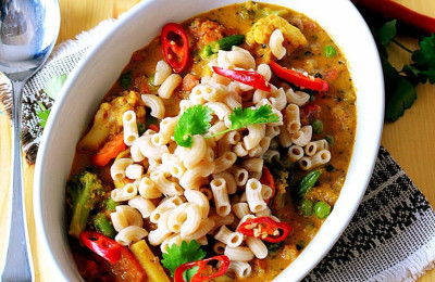 One-Pot Vegan Coconut Curry Pasta with Veggies