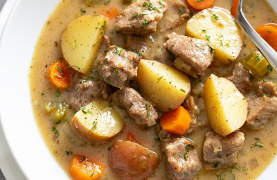 Tender Pork Stew with Pepper, Slow-Cooked to Perfection