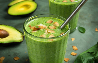 Keto-Friendly Avocado and Spinach Smoothie
