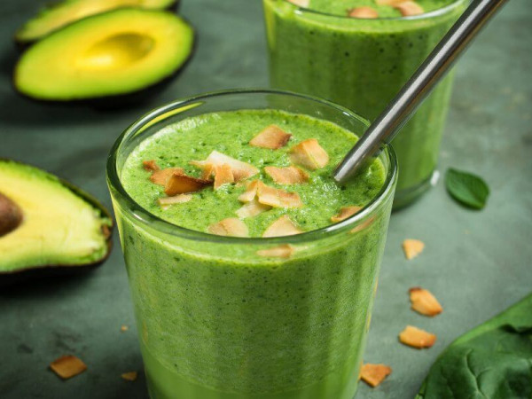 Keto-Friendly Avocado and Spinach Smoothie