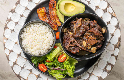 Bayy's Unique Jamaican Oxtail Recipe