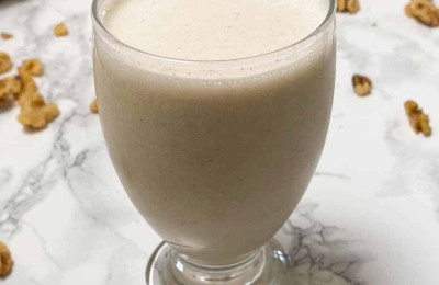 Banana and Walnut Smoothie