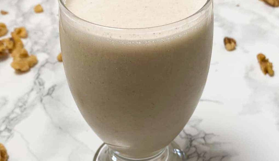 Banana and Walnut Smoothie