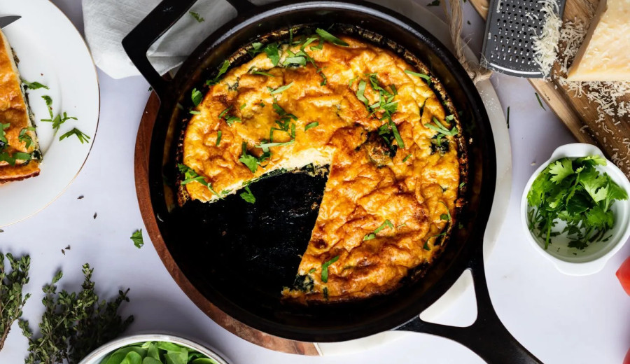 Ramen Frittata with Cheesy Spinach