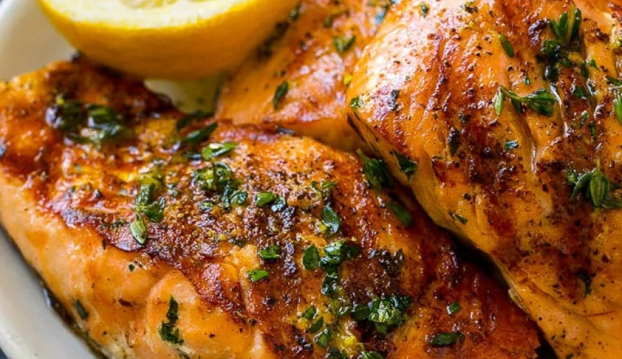 Salmon with Garlic and Herbs Broiled to Perfection