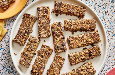 Chia and Almond Breakfast Bars