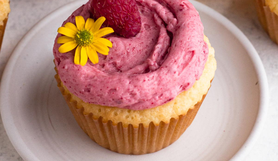 Raspberry Lemonade Infused Cupcakes