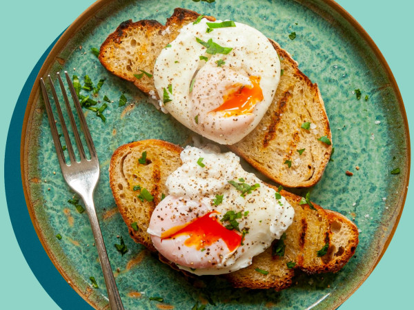 Simple Poached Eggs in the Microwave