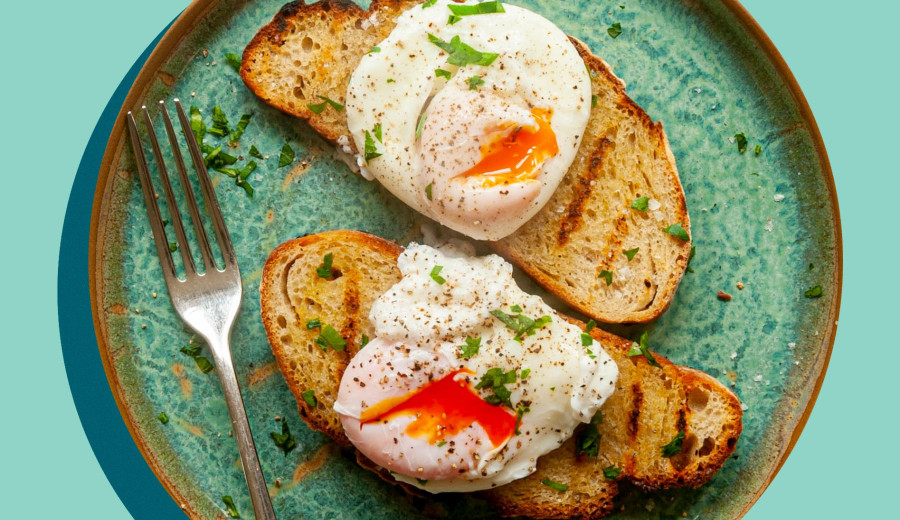 Simple Poached Eggs in the Microwave