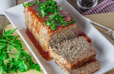 Buffalo Quinoa Meatloaf with Vegetables