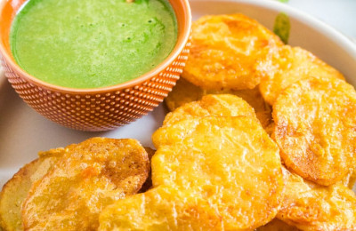 Crispy Pakistani Potato Fritters