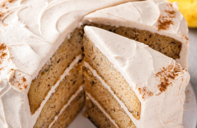 Banana Cream Cake with Cinnamon