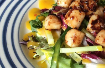 Salad with Avocado, Mango, and Scallops