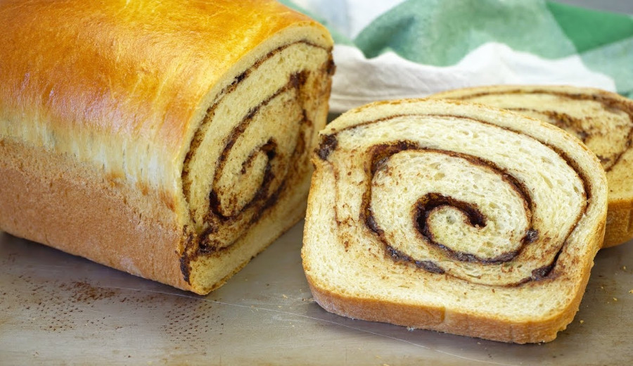 Cinnamon Roll Bread with Chocolate for the Bread Machine