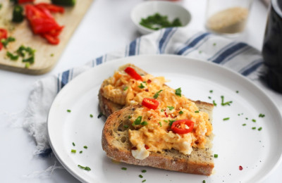 Scrambled Eggs with a Smoky Twist