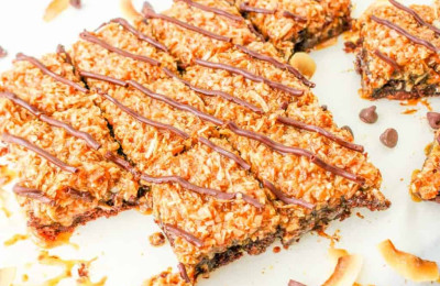 Samoa-Inspired Crunchy Brownies