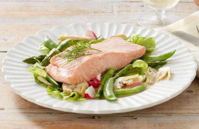 Salmon Steamed with Broccoli and Shallots